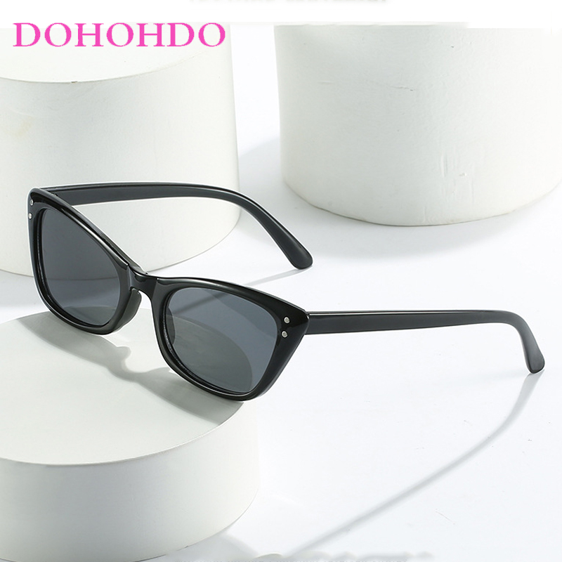 Vintage Small Cat Eye Sunglass - Vintage Fashion Photography 评论和价格