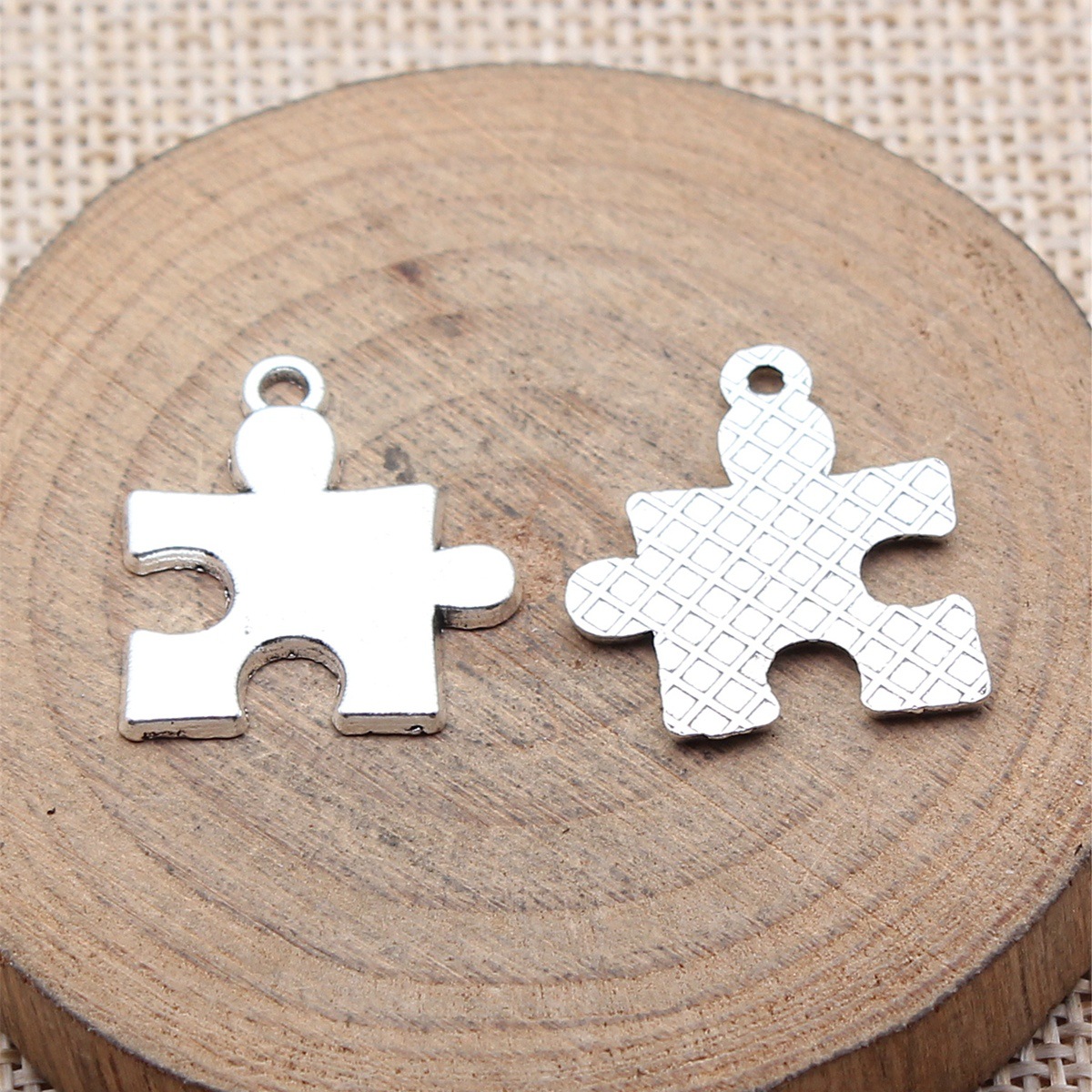 WYSIWYG 10pcs 23x20mm 2 Colors - Vintage Fashion Online 评论和价格